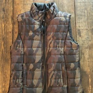 Camo puffer vest